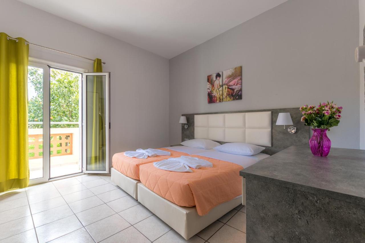 Maria Hotel Sisi Екстериор снимка