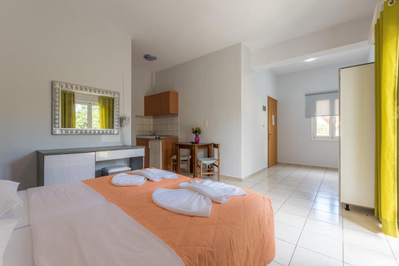 Maria Hotel Sisi Екстериор снимка